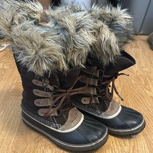 Sorel Joan of Arctic snow boot